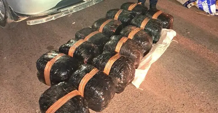 প্রাইভেটকারের ব্যাকডালায় মিলল ৫২ কেজি গাঁজা