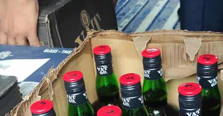 গুলশানে বিপুল পরিমাণ বিদেশি মদ জব্দ