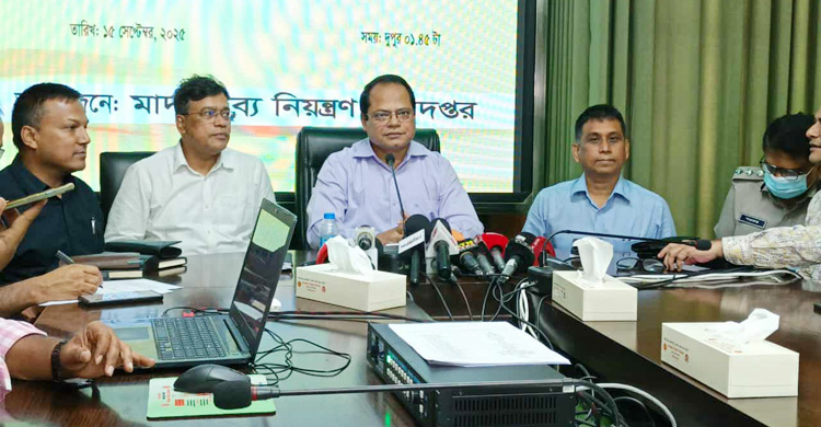 বিদেশি চকলেটের আড়ালে ডাকযোগে আসতো ভয়ংকর মাদক এমডিএমএ