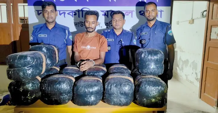 প্রাইভেটকারের ব্যাকডালায় মিলল ৫২ কেজি গাঁজা