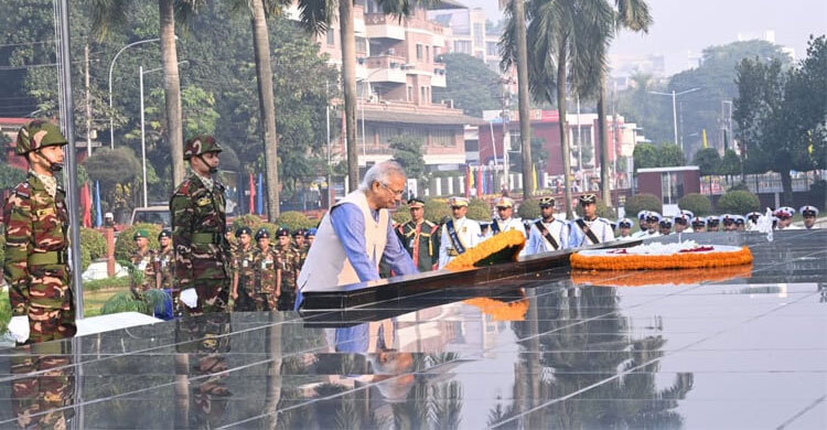 Chief Adviser pays tribute to armed forces martyrs