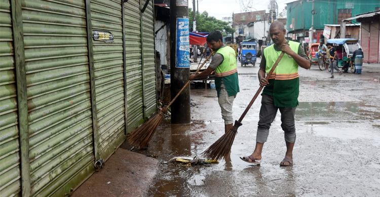 যেখানে-সেখানে ময়লা না ফেলার আহ্বান দক্ষিণ সিটির প্রশাসকের