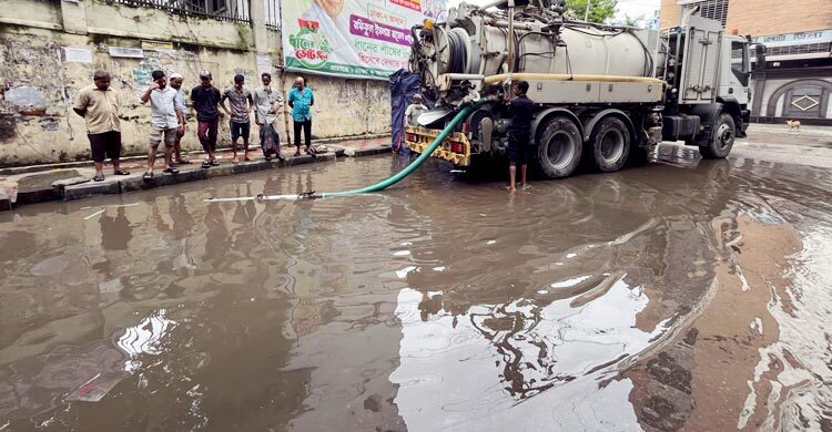 জলাবদ্ধতা নিরসনে ওয়ার্ডভিত্তিক ইমার্জেন্সি রেসপন্স টিম কাজ করছে