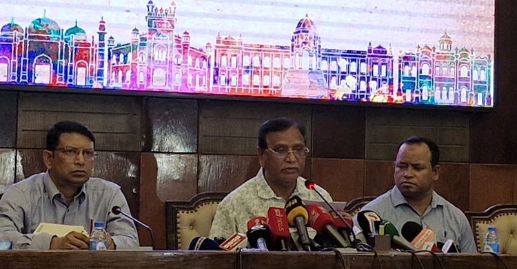 হুট করে ফুটপাতের হকার উচ্ছেদ নয়, ঢাকায় হবে ৮টি নৈশ মার্কেট