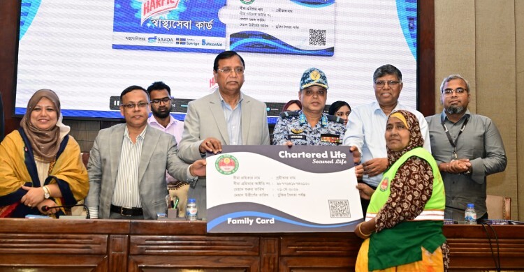 ​এক হাজার পরিচ্ছন্নতাকর্মীকে স্বাস্থ্য কার্ড দিলো ডিএসসিসি