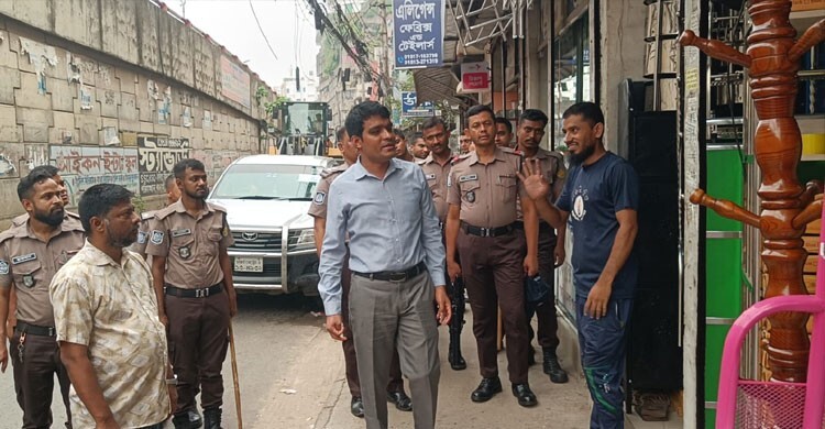 ডিএসসিসির অভিযানে ৪ ব্যবসায়ীকে ১৪ হাজার টাকা জরিমানা