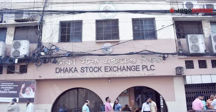 লাল পর্দায় বন্দি শেয়ারবাজার, বাড়ছে হতাশা
