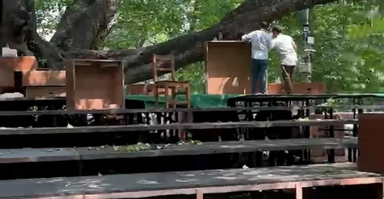 পহেলা বৈশাখ উদযাপনে সেজে উঠছে রমনা বটমূল