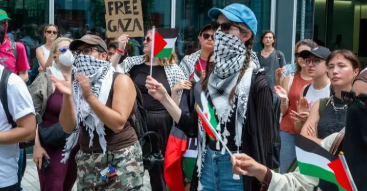 ফিলিস্তিনপন্থিদের ওপর নজরদারিতে গোয়েন্দা ভাড়া ১২ বিশ্ববিদ্যালয়ের