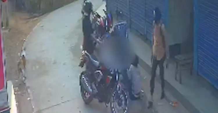 আশুলিয়ার রাজাবাদশা মোড়ে গুলির ঘটনা, সিসিটিভি ফুটেজে চাঞ্চল্য