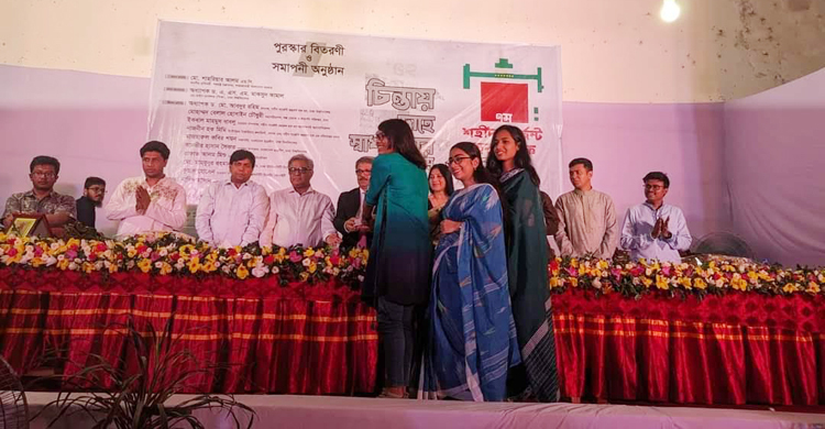 ঢাবিতে বিতর্কে চ্যাম্পিয়ন রোকেয়া হল রানারআপ বিজয় একাত্তর হল