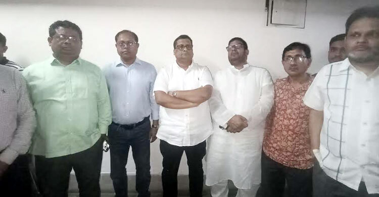 ঢাবির আওয়ামীপন্থি শিক্ষকদের বিরুদ্ধে মামলার দাবি বিএনপিপন্থিদের