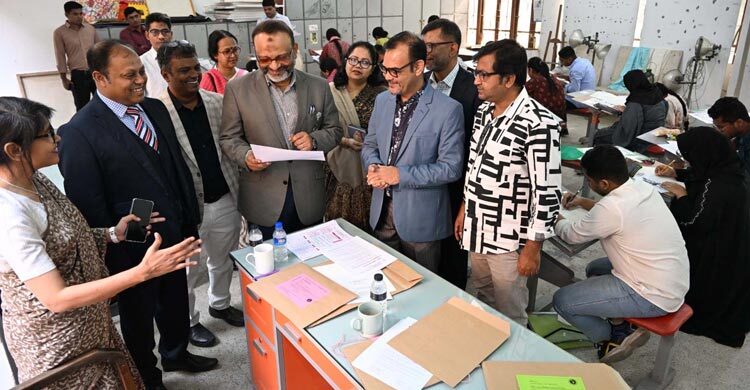 ঢাকা বিশ্ববিদ্যালয়ের চারুকলা ইউনিটে ভর্তি পরীক্ষা অনুষ্ঠিত