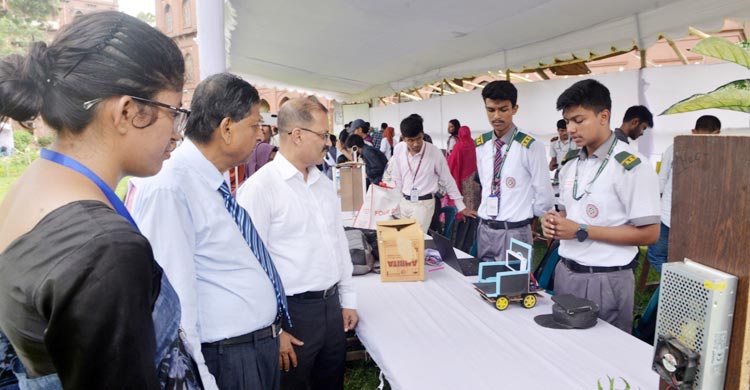 ঢাবিতে প্রথমবারের মতো সত্যেন বোস জাতীয় বিজ্ঞান উৎসব শুরু