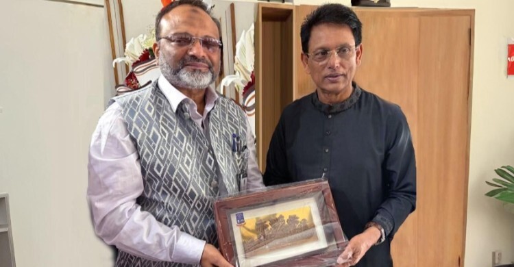 নবনিযুক্ত শিক্ষামন্ত্রীর সঙ্গে ঢাবি উপাচার্যের সৌজন্য সাক্ষাৎ