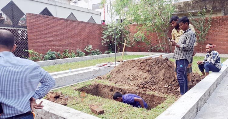 হাদির কবর প্রস্তুত, বাড়ানো হয়েছে নিরাপত্তা