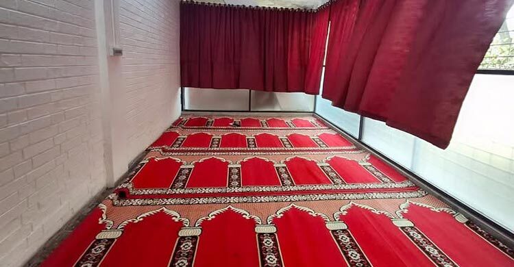 ঢাবির টিএসসিতে নারী শিক্ষার্থীদের নামাজের জায়গা উদ্বোধন