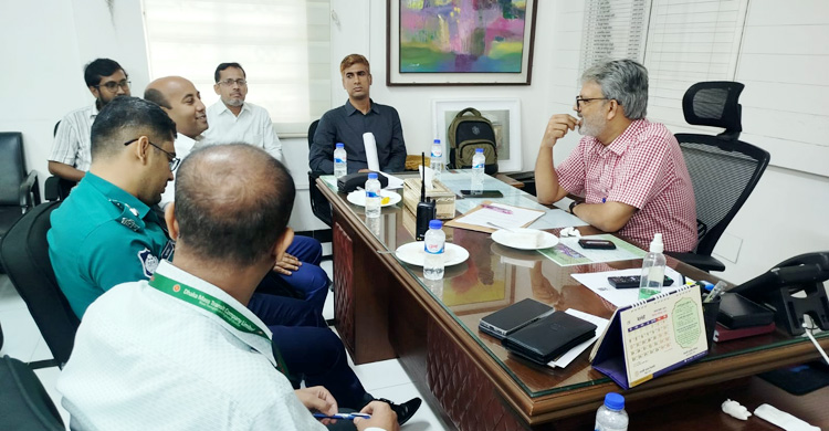 ঢাবিতে মেট্রো স্টেশন থেকে হকার-ভ্রাম্যমাণ দোকান উচ্ছেদের উদ্যোগ