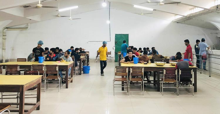 ঢাবির হল ক্যান্টিনে খাবারের মান নিয়ে শিক্ষার্থীদের অসন্তোষ