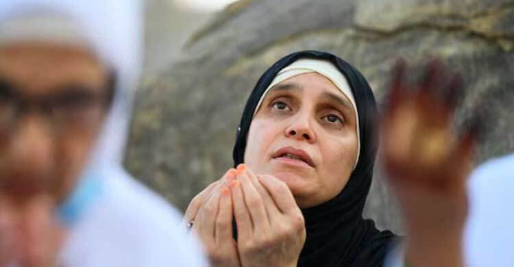 হজের সবচেয়ে গুরুত্বপূর্ণ আমল আরাফায় অবস্থানের নিয়ম ও দোয়া