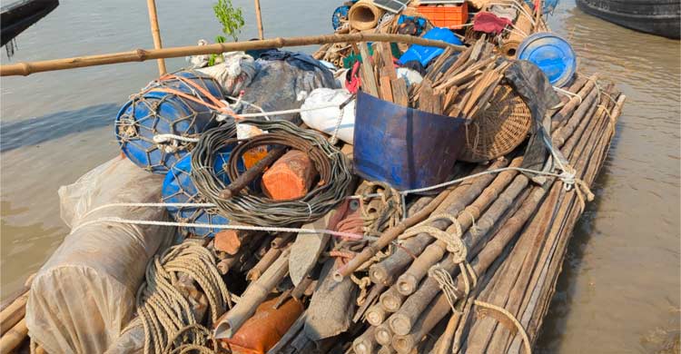শুরু হচ্ছে দুবলার চরে শুঁটকি মৌসুম, যাত্রার জন্য প্রস্তুত জেলেরা