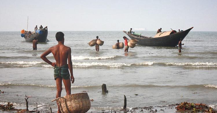 ২৫ লাখ টাকা মুক্তিপণে ছাড়া পেলেন ৯ জেলে, এখনো জিম্মি ছয়জন