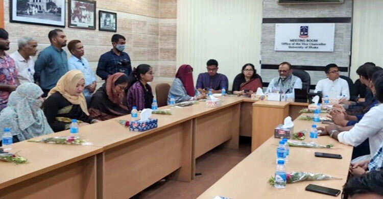 আনুষ্ঠানিকভাবে শুরু হলো ডাকসুর নতুন কমিটির কার্যক্রম