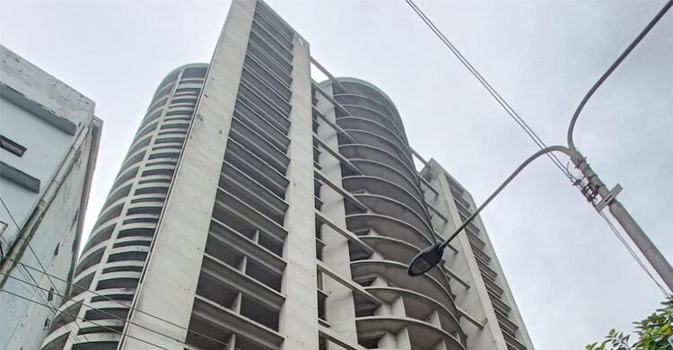 এক যুগেও হয়নি ঢাকা টাওয়ার, অভিযানে দুদক