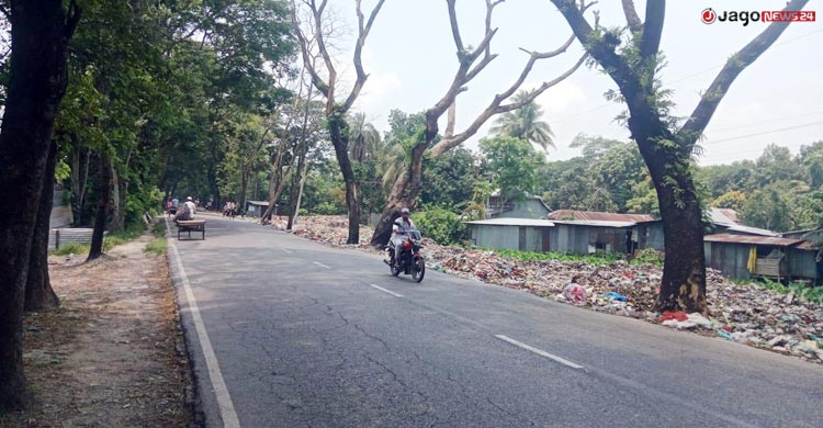 বর্জ্য ফেলার জায়গা নেই, বাতাসে ছড়াচ্ছে বিষ