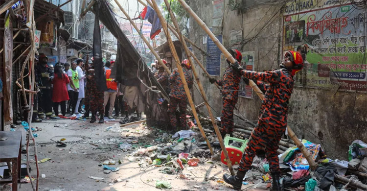 10 killed, scores injured as powerful quake hits Bangladesh