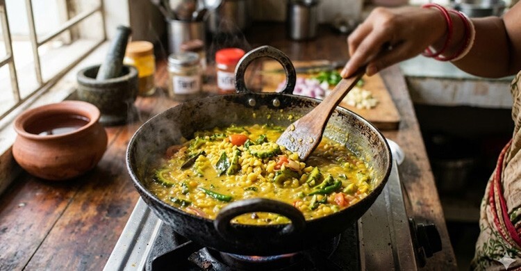 করলা দিয়ে ডাল রান্নার সহজ রেসিপি
