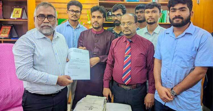 কোটা বাতিলসহ ৪ দাবিতে ইবি উপাচার্যকে স্মারকলিপি