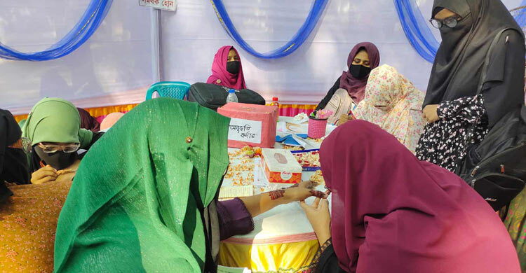 মেহেদি উৎসবের মাধ্যমে প্রকাশ্যে এলো ইবি ছাত্রী সংস্থা