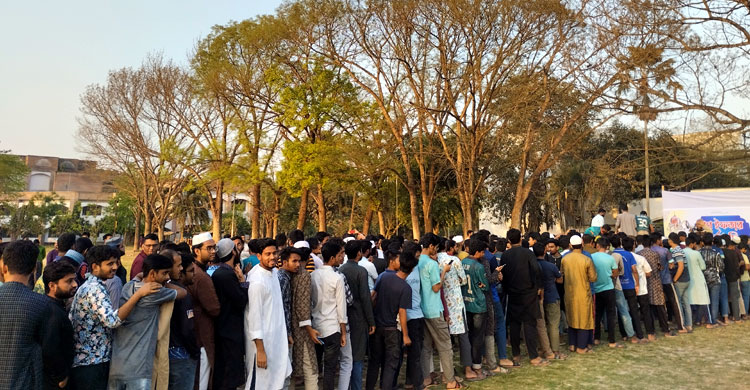 ইবিতে ১৭০০ শিক্ষার্থীকে ইফতার করালো শিবির