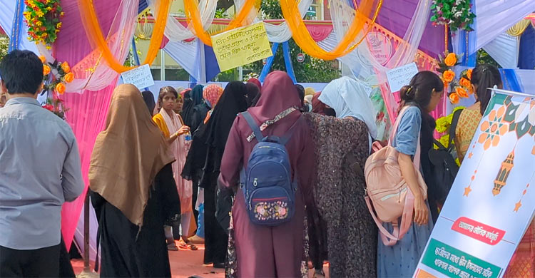 মেহেদি উৎসবের মাধ্যমে প্রকাশ্যে এলো ইবি ছাত্রী সংস্থা