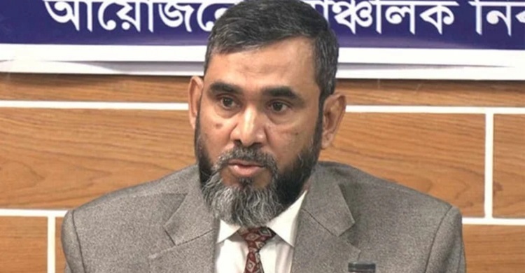 মনোনয়ন বাণিজ্য গোপনে হয়, অভিযোগ পেলে ব্যবস্থা: ইসি সানাউল্লাহ