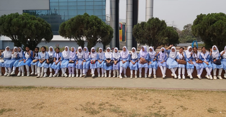 পলাশে প্রাণ-আরএফএল পাবলিক স্কুলে শতভাগ পাস