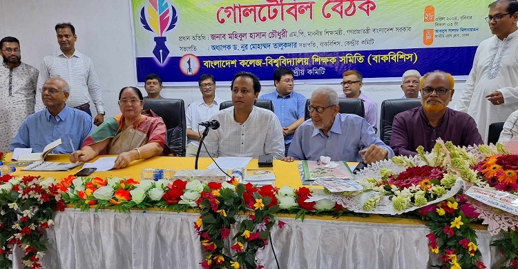 তাপপ্রবাহে শিক্ষার্থীরা মাঠে-ঘাটে ঘোরার চেয়ে ক্লাসে আসা নিরাপদ