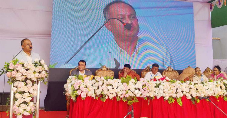 নবীন শিক্ষার্থীদের বরণ করলো মহিলা কলেজ চট্টগ্রাম