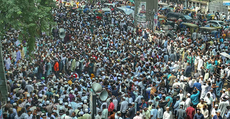 বছরে ১০০ দিনেরও কম ক্লাস, পড়ালেখায় চরম ঘাটতি