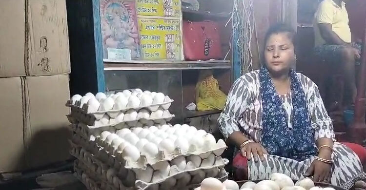 পশ্চিমবঙ্গেও বেড়েছে ডিমের দাম