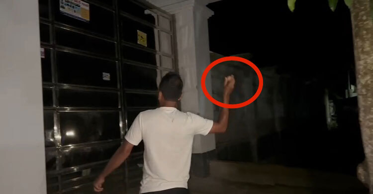 এবার আওয়ামী লীগ নেতা জাহিদের দেশের বাড়িতে ডিম নিক্ষেপ