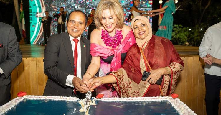 কায়রোতে মেক্সিকোর জাতীয় দিবসের অনুষ্ঠানে বাংলাদেশি দম্পতি