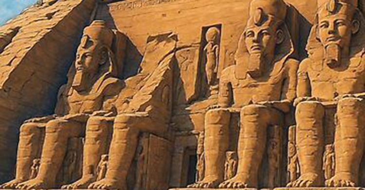 মিশরের আসওয়ানে ফেরাউনের মুখে পড়লো সূর্যরশ্মি