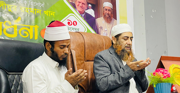 কায়রোতে মুফতি ওয়ালীয়ুর রহমানকে সংবর্ধনা