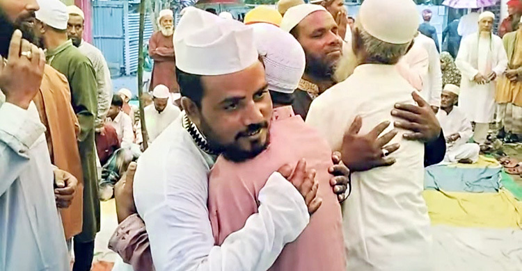 সৌদির সঙ্গে মিল রেখে ময়মনসিংহে সুরেশ্বর অনুসারীদের ঈদ উদযাপন