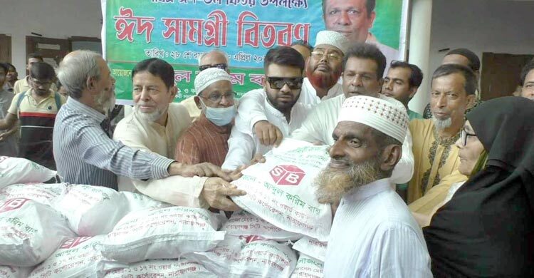 সাড়ে ১২ হাজার মানুষকে ঈদ উপহার দিলেন নাসিক প্যানেল মেয়র