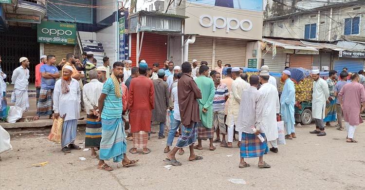 কিশোরগঞ্জে জমজমাট মৌসুমি কসাইয়ের হাট
