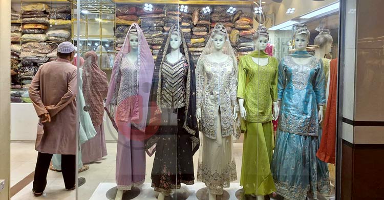 রং, সুতা ও বৈচিত্র্যময় ডিজাইনে প্রস্তুত দেশীয় ফ্যাশন ব্র্যান্ড