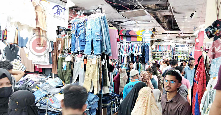  ঈদে পোশাক-কসমেটিক্স-জুতা বিক্রিতে প্রবৃদ্ধি, মোবাইল বিক্রিতে খরা